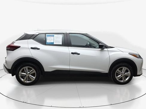 Used 2022 Nissan Kicks S FWD image 5