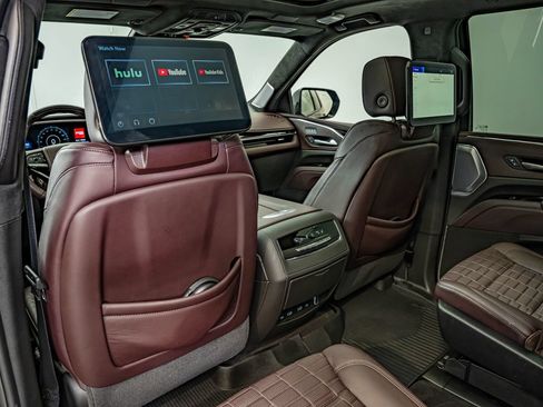 Used 2024 Cadillac Escalade Sport Platinum w/ Heavy-Duty Trailer Package AWD/4WD image 37