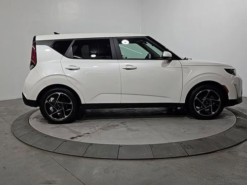 Used 2023 Kia Soul EX image 7