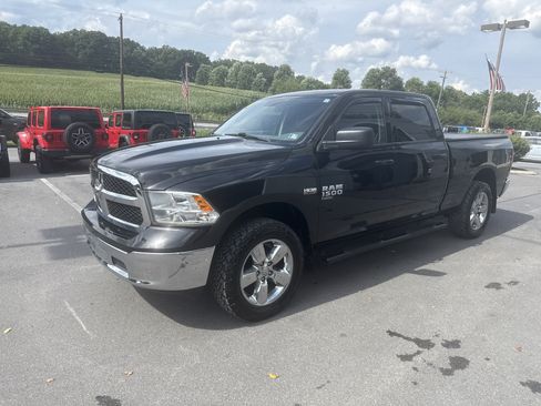 Used 2020 RAM 1500 Classic SLT AWD/4WD image 11