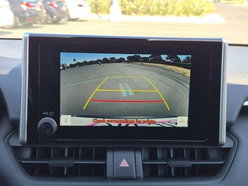 Used 2025 Toyota RAV4 XLE FWD image 14