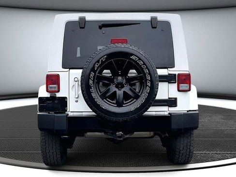 Used 2014 Jeep Wrangler Unlimited Sahara image 5