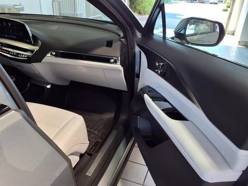 Used 2025 Cadillac Lyriq Luxury RWD image 26