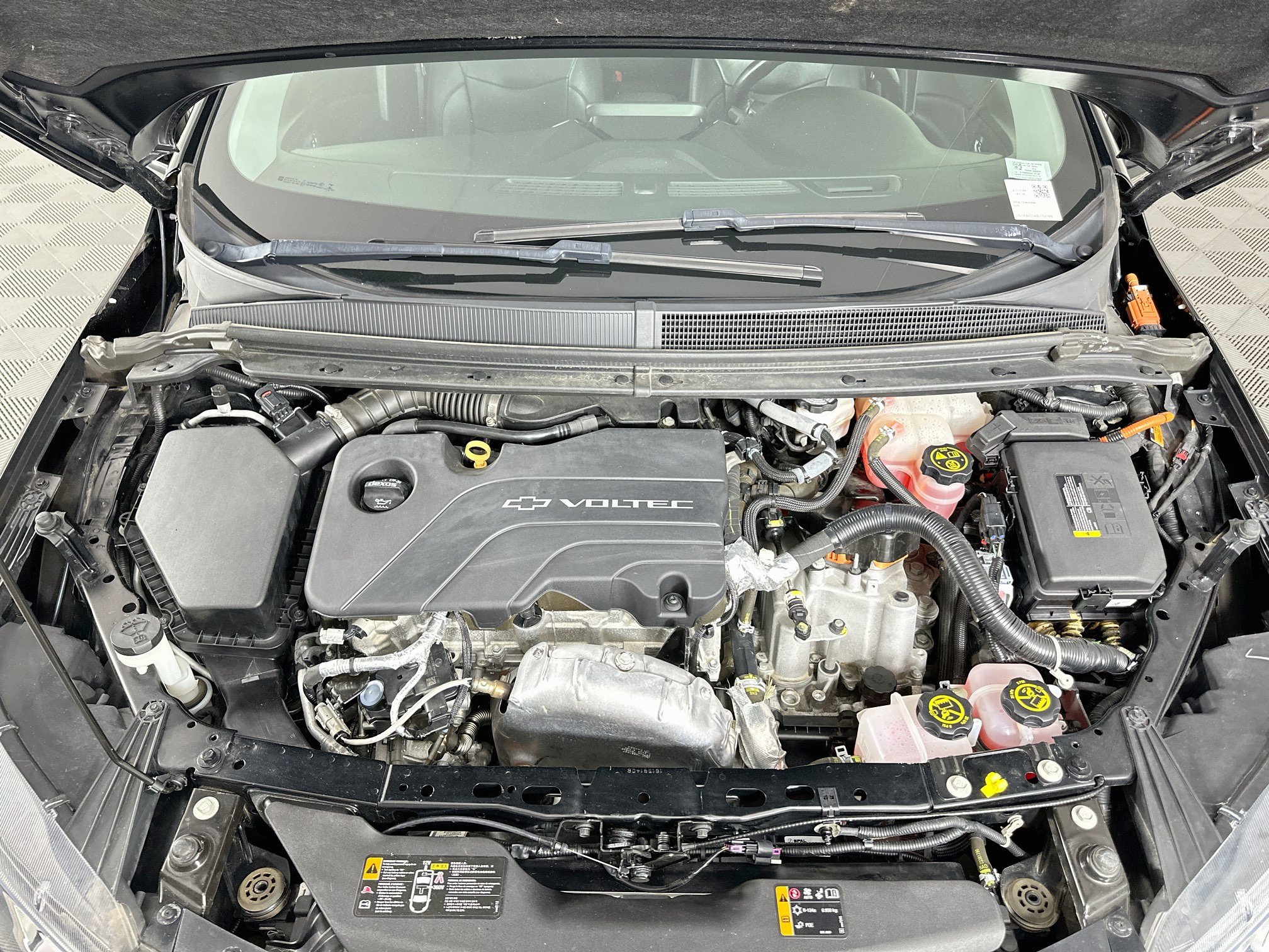 Used 2018 Chevrolet Volt Premier w/ Driver Confidence Package FWD image 33