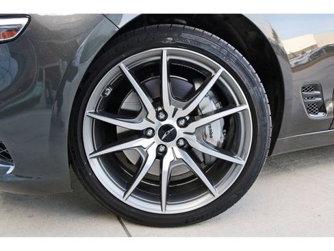 Used 2026 Genesis G70 2.5T Prestige image 33