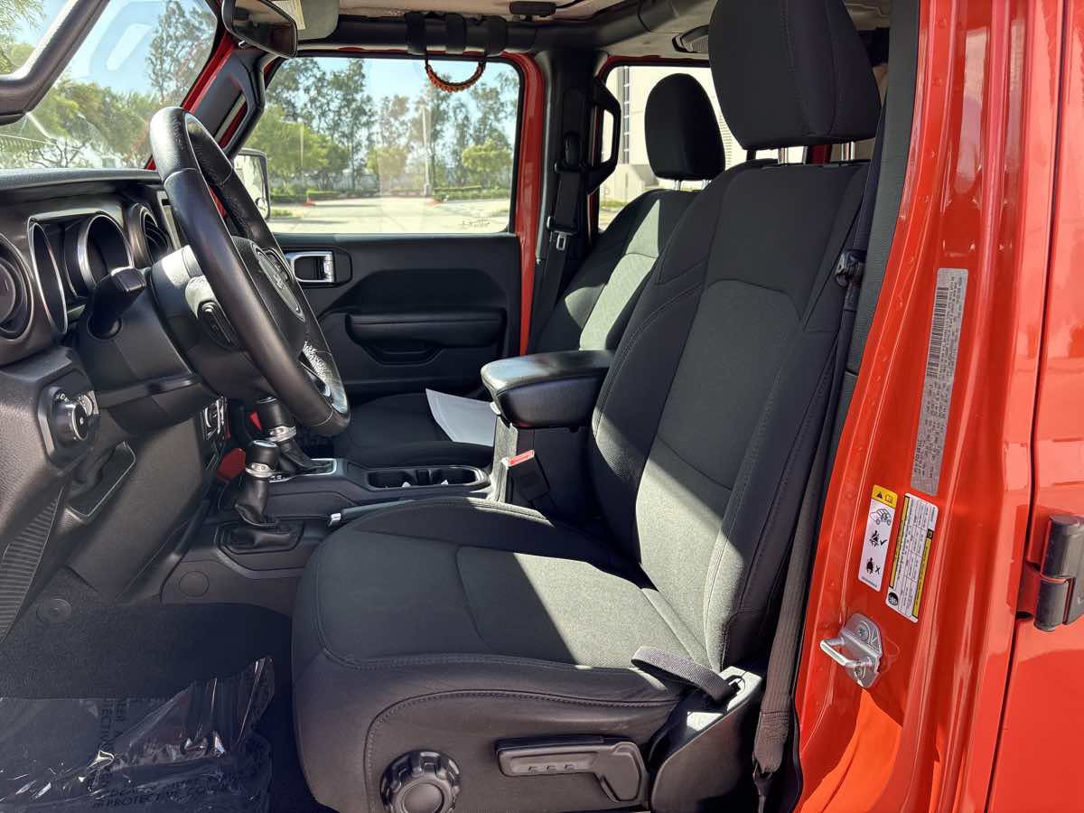 Used 2018 Jeep Wrangler Unlimited Sport S AWD/4WD image 19