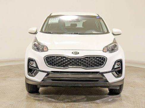 Used 2021 Kia Sportage LX image 3
