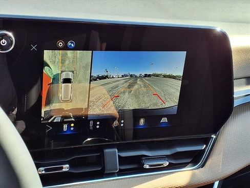 New 2026 Chevrolet Equinox ACTIV w/ Convenience Package III FWD image 22