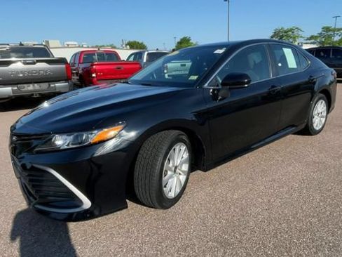 Used 2023 Toyota Camry LE FWD image 6