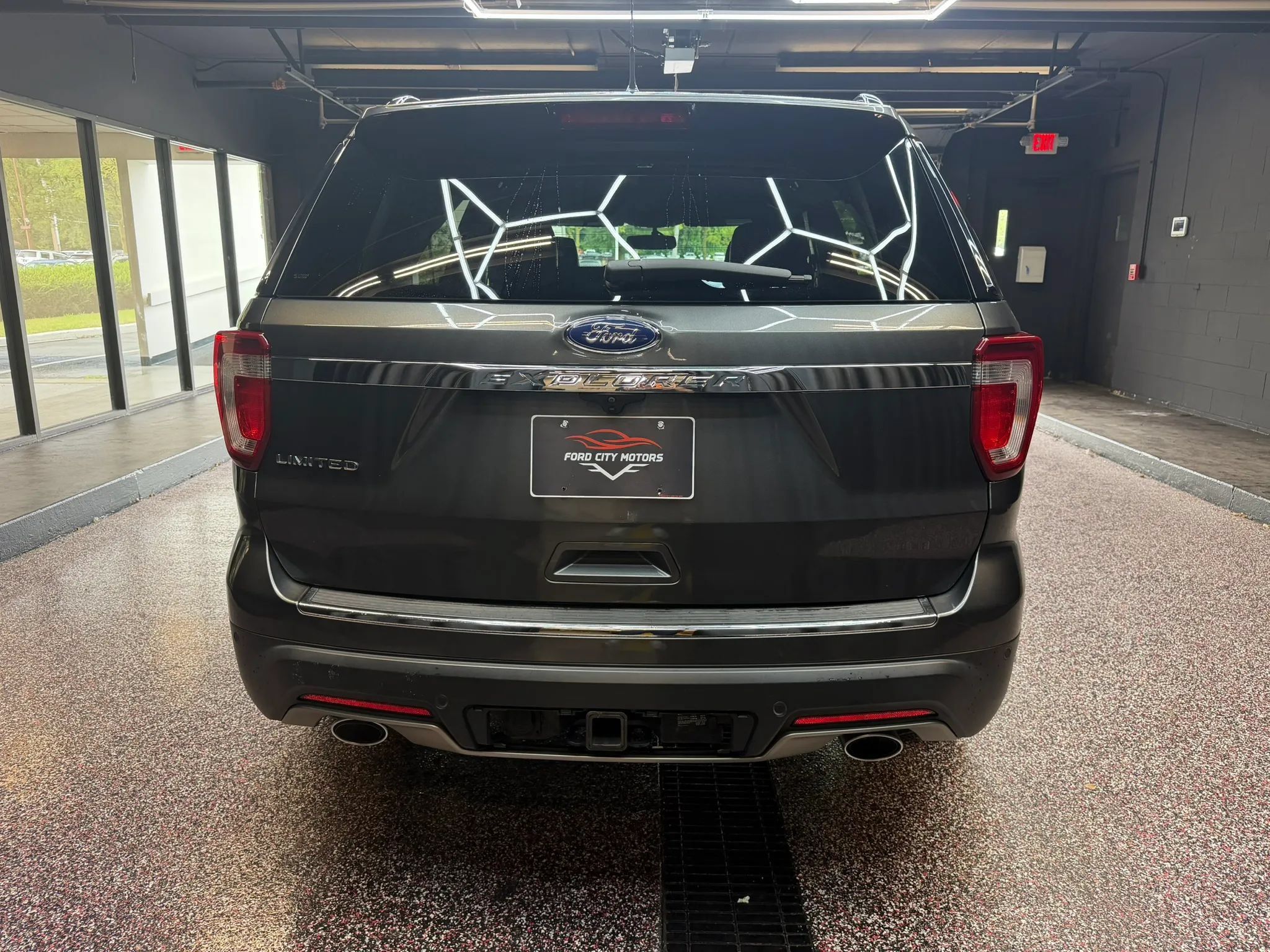 Used 2019 Ford Explorer Limited w/ Class III Trailer Tow Package FWD image 7