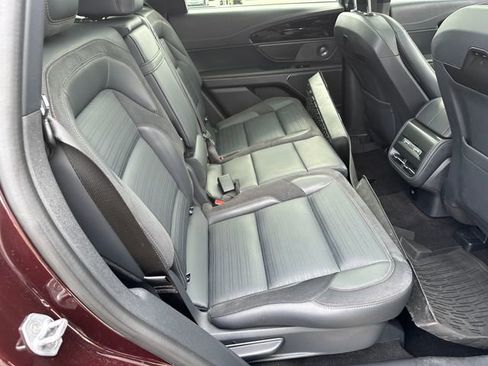 Used 2024 Lincoln Nautilus Reserve w/ Equipment Group 202A image 11