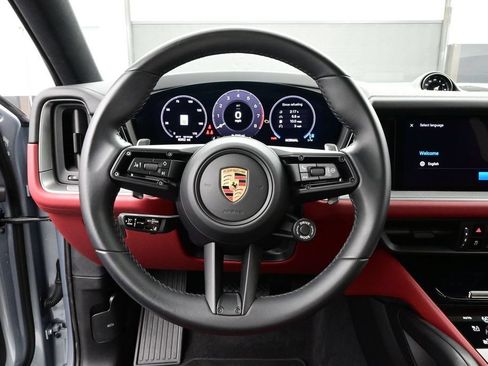 Certified 2025 Porsche Cayenne Coupe AWD/4WD image 8