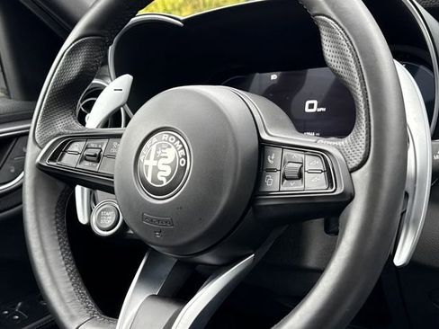 Used 2024 Alfa Romeo Giulia Veloce image 16