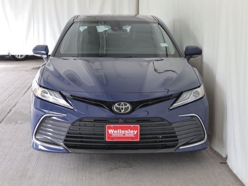 Used 2024 Toyota Camry XLE w/ Navigation Package AWD/4WD image 6