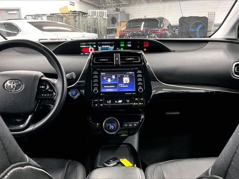 Used 2020 Toyota Prius Prime LE FWD image 33