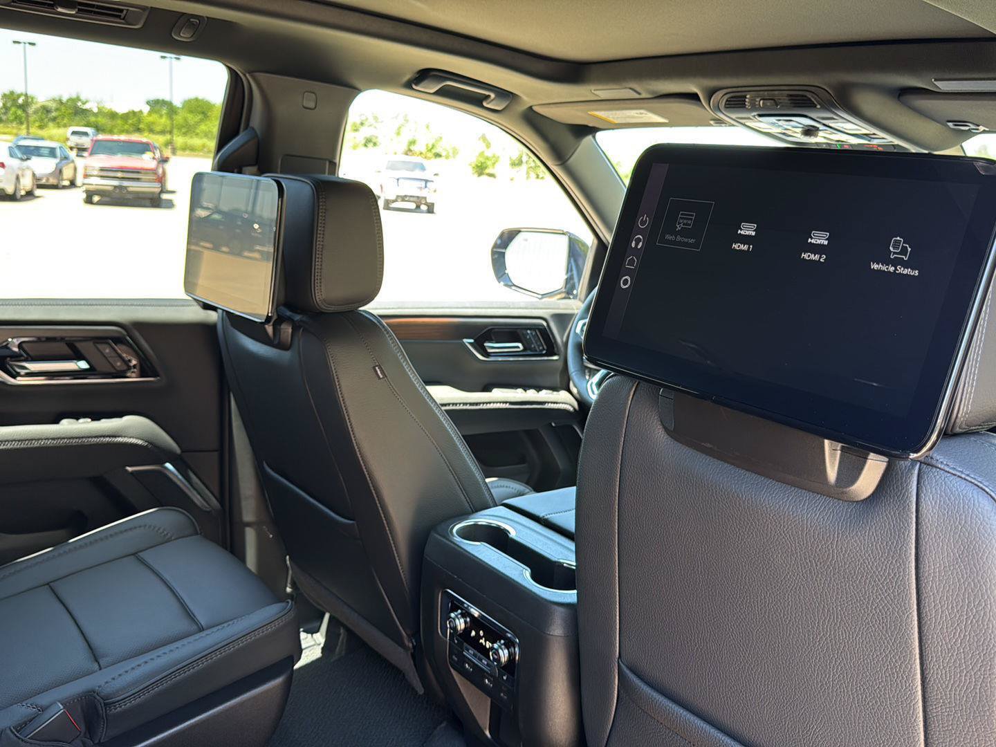 New 2026 GMC Yukon Denali w/ Denali Reserve Package AWD/4WD image 29