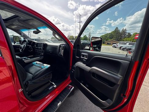Used 2019 Chevrolet Silverado 2500 LTZ w/ LTZ Plus Package AWD/4WD image 27