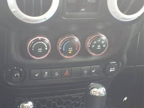 Used 2017 Jeep Wrangler Unlimited Sahara w/ Max Tow Package AWD/4WD image 13
