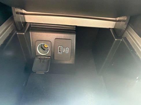 Used 2020 Ford Explorer Limited w/ Class III Trailer Tow Package RWD image 39