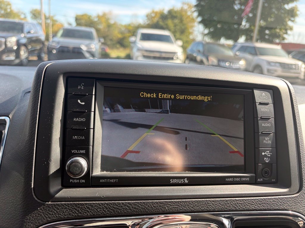 Used 2016 Chrysler Town & Country Touring-L w/ Driver Convenience Group FWD image 17