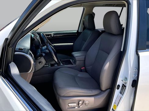 Used 2020 Lexus GX 460 Premium w/ Premium Package AWD/4WD image 8