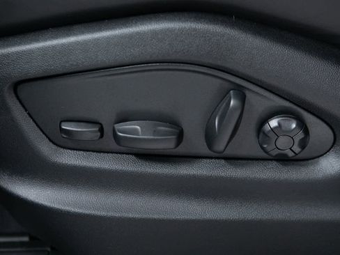 New 2026 Porsche Cayenne S image 17