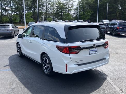 Certified 2025 Honda Odyssey EX-L image 8