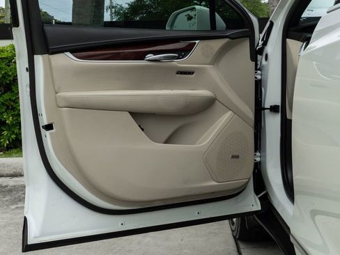 Used 2018 Cadillac XT5 Premium Luxury image 35