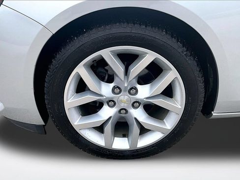 Used 2019 Chevrolet Impala Premier FWD image 32