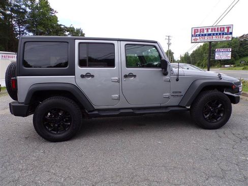 Used 2015 Jeep Wrangler Unlimited Sport w/ Quick Order Package 24S AWD/4WD image 11