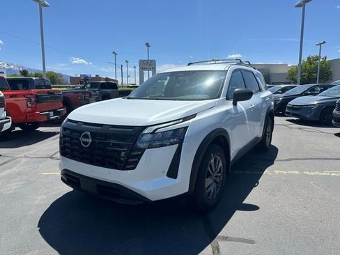 New 2026 Nissan Pathfinder SV AWD/4WD image 4