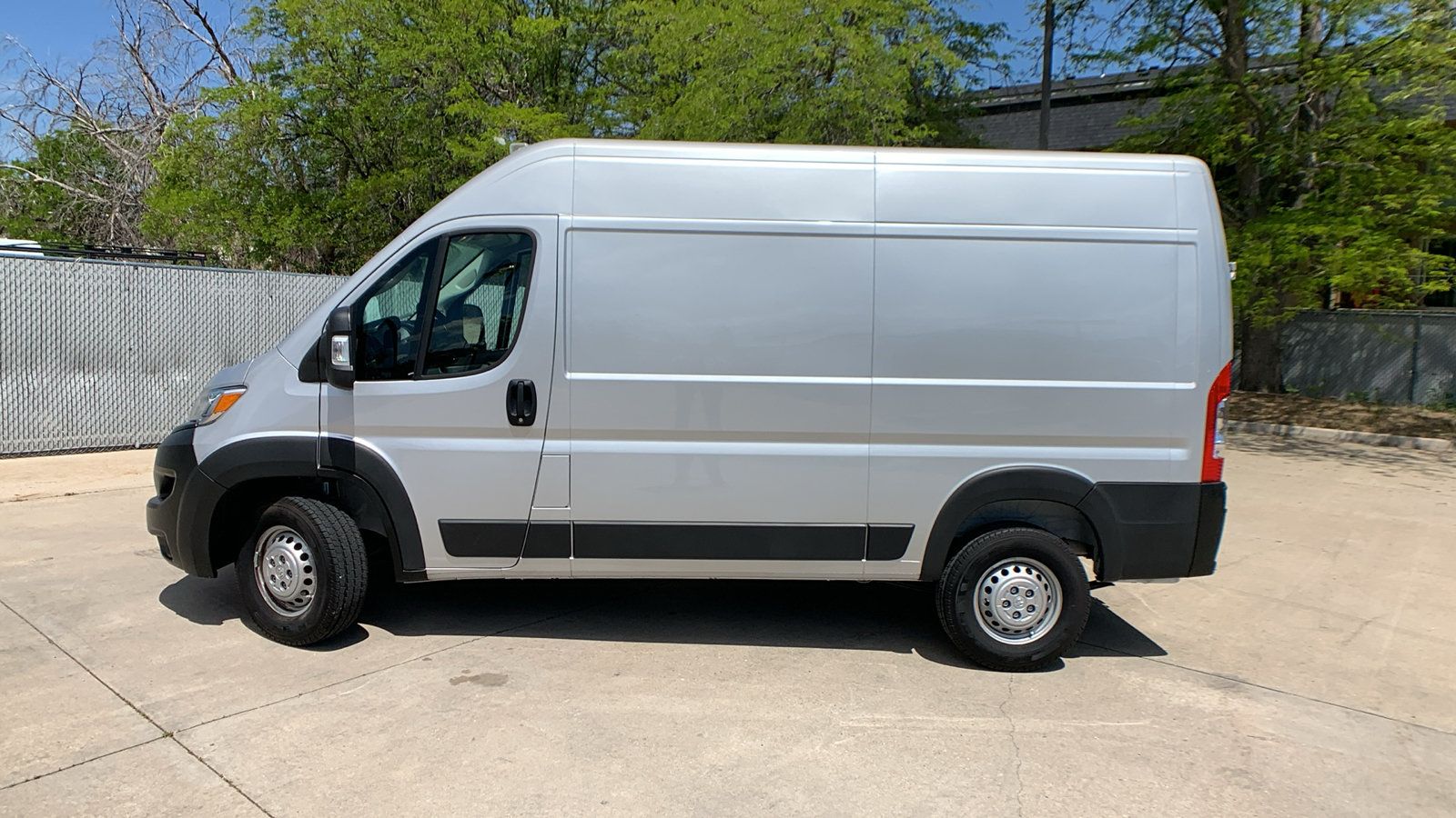 Used 2024 RAM ProMaster 1500 FWD image 2