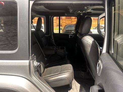 Used 2021 Jeep Wrangler Unlimited Sahara w/ Uconnect 4C Nav & Sound Group AWD/4WD image 17