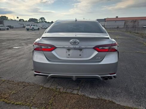 Used 2023 Toyota Camry SE FWD image 7