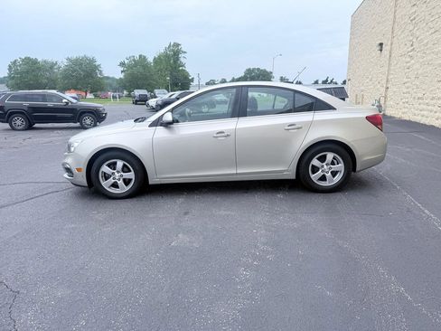 Used 2015 Chevrolet Cruze LT FWD image 2