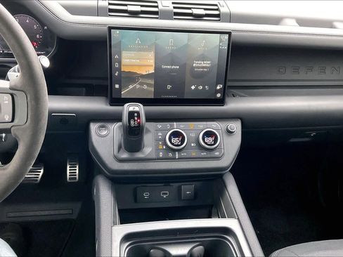 Used 2023 Land Rover Defender 90 V8 image 34