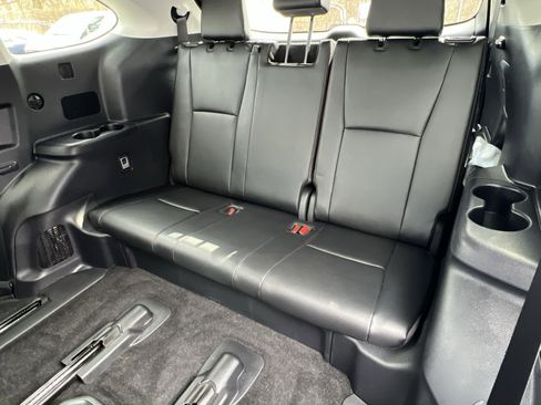 Used 2024 Toyota Highlander XLE image 24