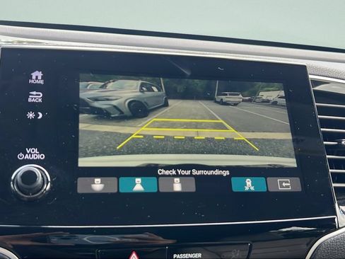 Used 2022 Honda Pilot Touring image 18