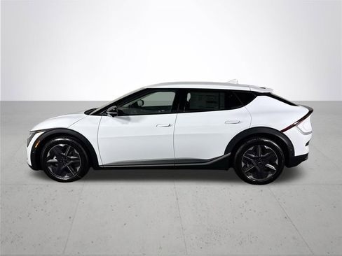 New 2025 Kia EV6 Light w/ Light LR Technology Package image 9
