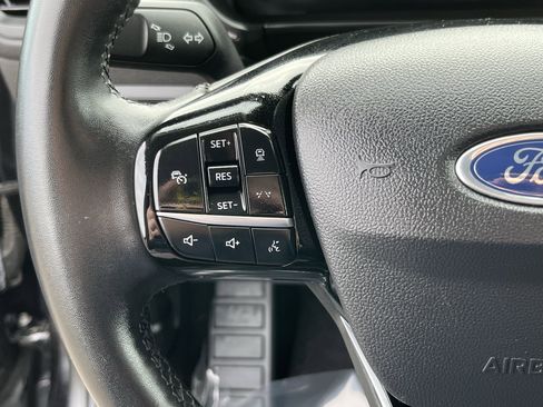 Used 2024 Ford Escape Platinum image 19