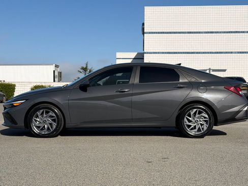 Used 2024 Hyundai Elantra SEL FWD image 7
