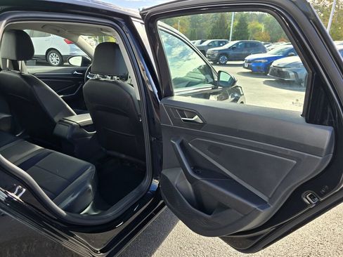 Used 2024 Volkswagen Jetta SE image 37