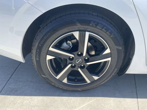 Used 2024 Nissan Sentra SV FWD image 31