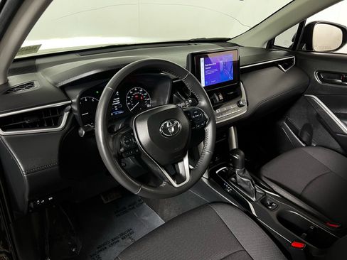 Certified 2024 Toyota Corolla Cross LE w/ Moonroof Package image 12
