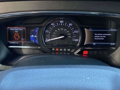 Used 2017 Lincoln Navigator Select image 25