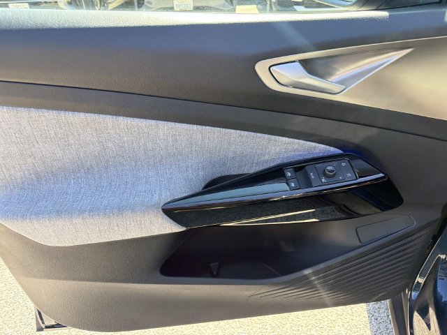 Used 2023 Volkswagen ID.4 Pro RWD image 12