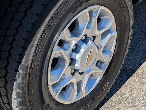 Used 2024 Chevrolet Silverado 2500 LTZ image 11