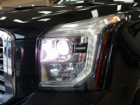 Used 2020 GMC Yukon Denali w/ Denali Ultimate Package AWD/4WD image 25