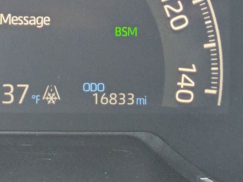 Used 2024 Toyota RAV4 XLE w/ Convenience Package image 11