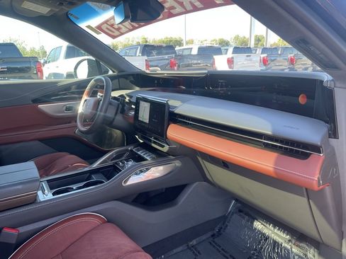 Used 2024 Lincoln Nautilus Black Label image 34